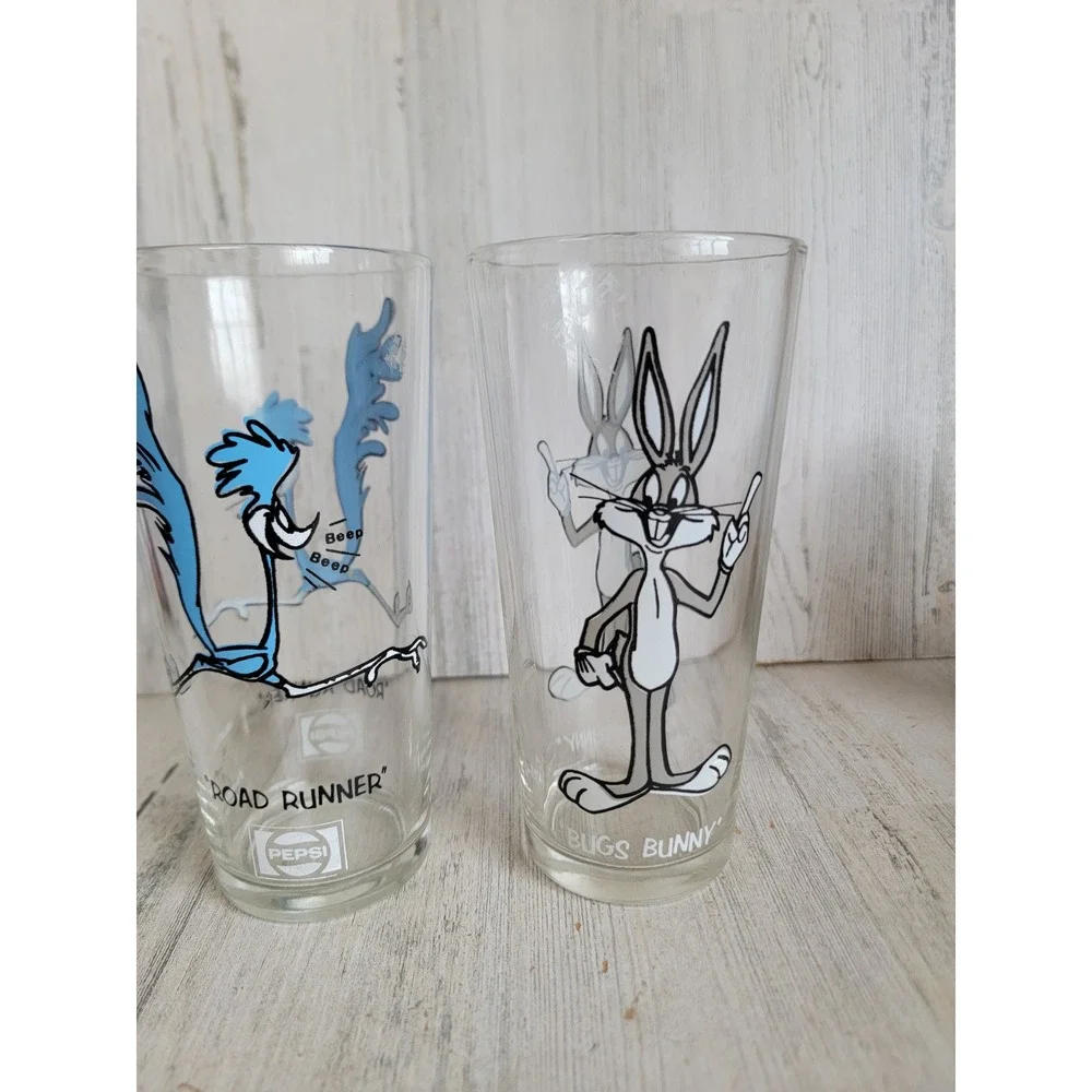 Pepsi‎ roadrunner bugs Bunny vintage glass cups collectible home decor set
